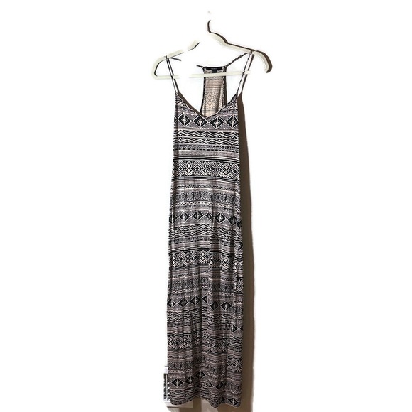 Forever 21 Black and White/Cream Geometric Patterned Boho Maxi Dress Size Small - Picture 3 of 7
